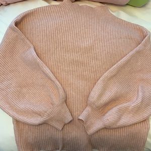 Little pink sweater with full sleeves